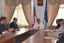 Глава района Владимир Фомин обсудил в Игриме вопросы ЖКХ, строительства и исполнения бюджета поселения