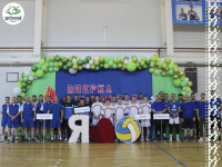 С 2 по 4 февраля прошли районные турниры на Кубок главы Березовского района по волейболу среди мужских и женских команд